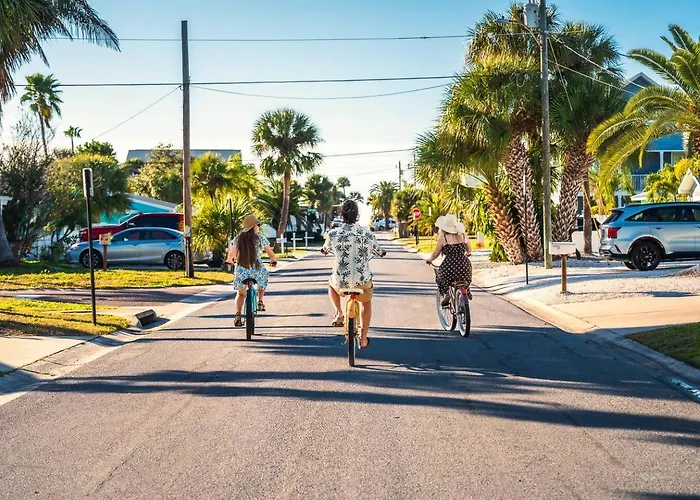 Waterfront Duplex W/ Hot Tub, Bikes, Kayaks, Sup * Clearwater Beach