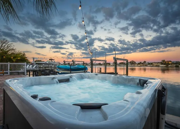 Waterfront Duplex W/ Hot Tub, Bikes, Kayaks, Sup Apartment