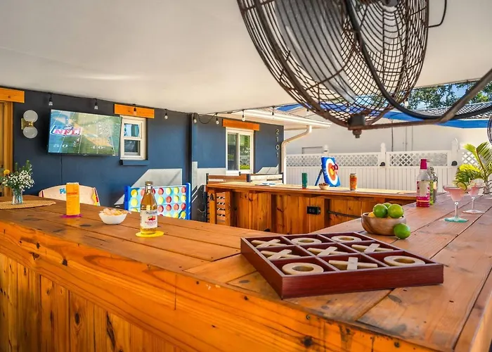 Waterfront Duplex W/ Hot Tub, Bikes, Kayaks, Sup Apartment *
