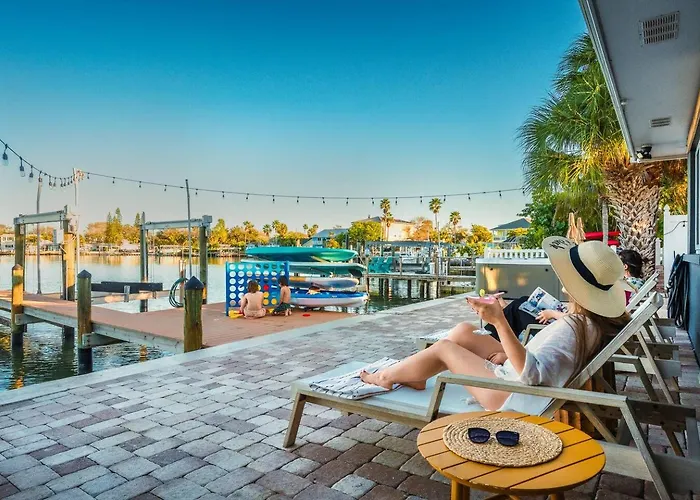 Waterfront Duplex W/ Hot Tub, Bikes, Kayaks, Sup Apartment