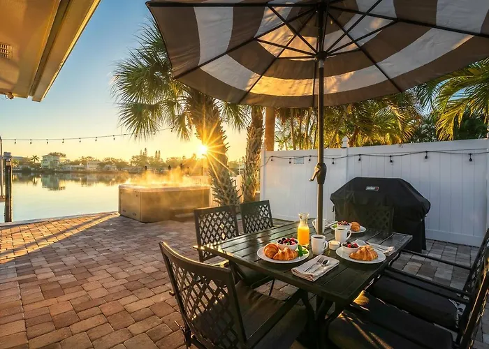Waterfront Duplex W/ Hot Tub, Bikes, Kayaks, Sup Apartment