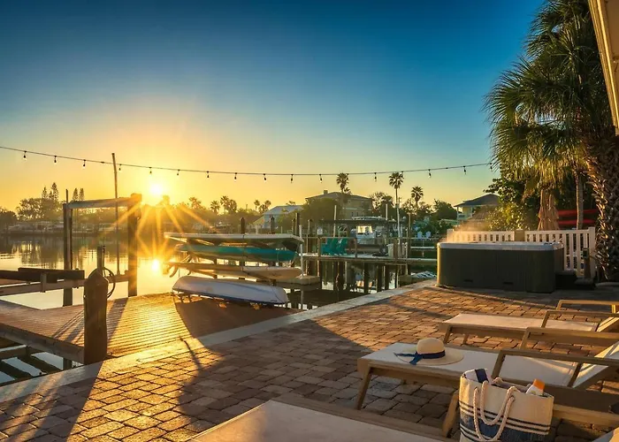 Apartment Waterfront Duplex W/ Hot Tub, Bikes, Kayaks, Sup