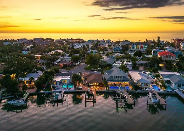 Waterfront Duplex W/ Hot Tub, Bikes, Kayaks, Sup * Clearwater Beach