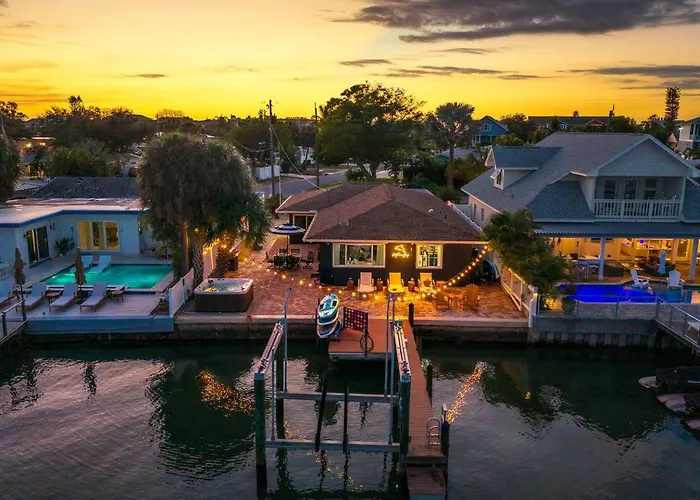 Waterfront Duplex W/ Hot Tub, Bikes, Kayaks, Sup Clearwater Beach