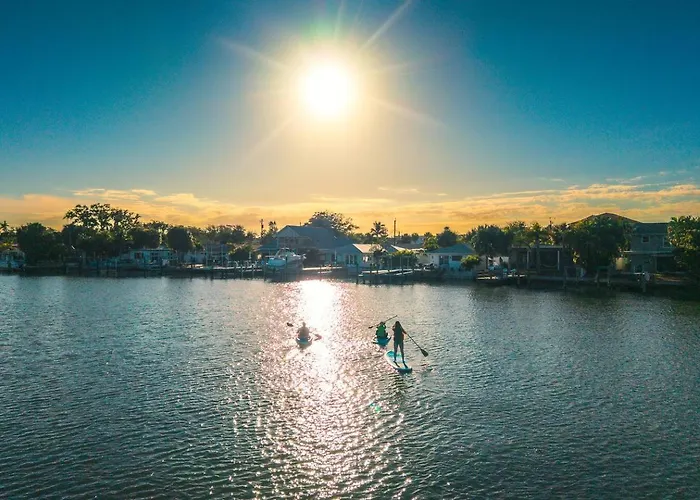 Apartment Waterfront Duplex W/ Hot Tub, Bikes, Kayaks, Sup Clearwater Beach